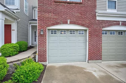 2400 Buddleia Ct, Cincinnati, OH 45239 photo 2