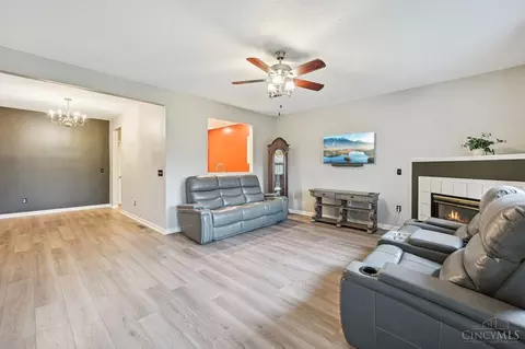 2400 Buddleia Ct, Cincinnati, OH 45239 photo 8