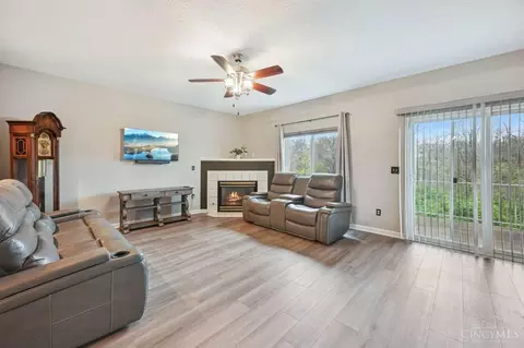 2400 Buddleia Ct, Cincinnati, OH 45239 photo 7