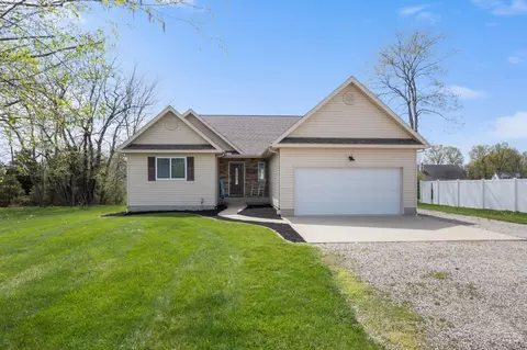 636 Waynoka Dr, Jackson Twp, OH 45171