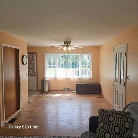 Living - 10592 Mill Rd, Cincinnati, OH 45240 photo 2 of 2