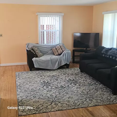 Living - 10592 Mill Rd, Cincinnati, OH 45240 photo 1 of 2