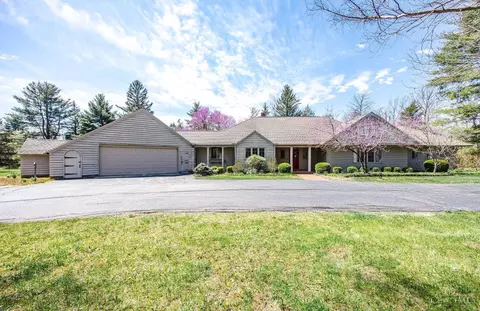 6565 Bunker Ln, Middletown, OH 45042