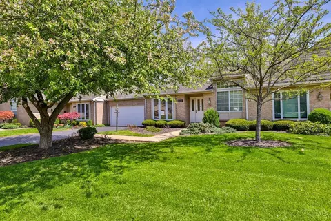 8232 Riversedge Cir, Maineville, OH 45039