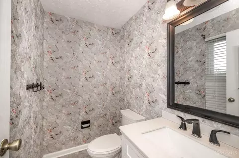 10280 Claxton Trl, Evendale, OH 45241 photo 14