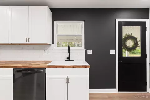 Kitchen - 3219 Martin Rd, Pleasant Plain, OH 45162 photo 5 of 5
