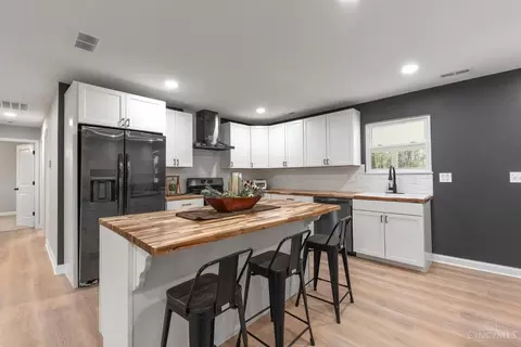 Kitchen - 3219 Martin Rd, Pleasant Plain, OH 45162 photo 2 of 5