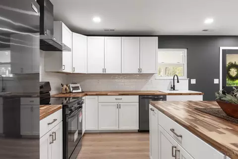 Kitchen - 3219 Martin Rd, Pleasant Plain, OH 45162 photo 1 of 5