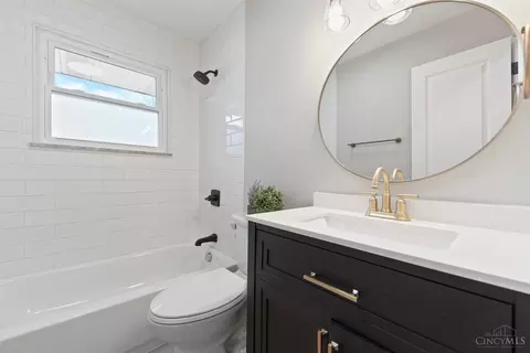 Bath - 3219 Martin Rd, Pleasant Plain, OH 45162 photo 4 of 4