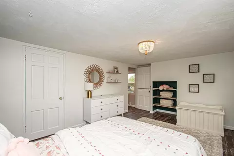 Bedroom - 1300 Central Park Ave, Kettering, OH 45409 photo 6 of 8