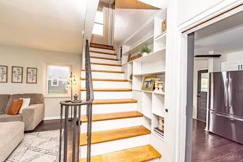 Entry Way - 1300 Central Park Ave, Kettering, OH 45409 photo 3 of 3