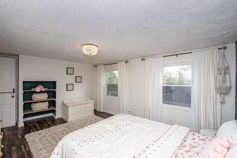 Bedroom - 1300 Central Park Ave, Kettering, OH 45409 photo 5 of 8