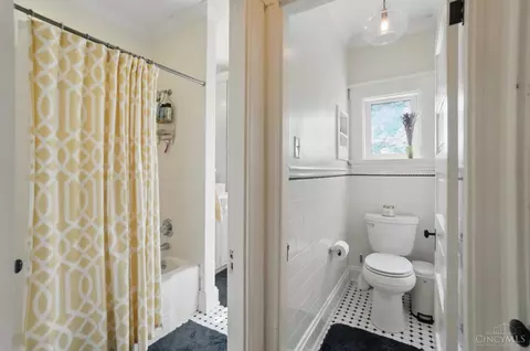 Bath - 3113 Gloss Ave, Cincinnati, OH 45213 photo 3 of 5