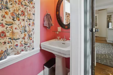 Bath - 3113 Gloss Ave, Cincinnati, OH 45213 photo 2 of 5