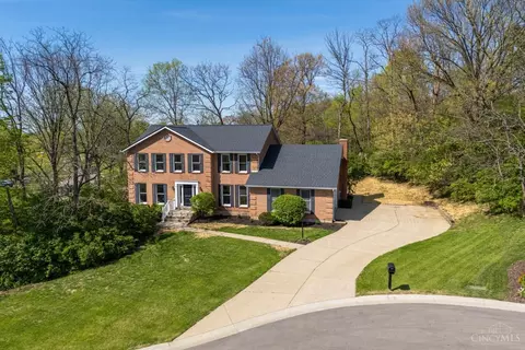 7240 Falling Woods Dr, West Chester, OH 45241