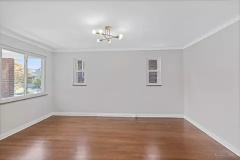 Living - 1948 Dalewood Pl, Cincinnati, OH 45237 photo 4 of 5