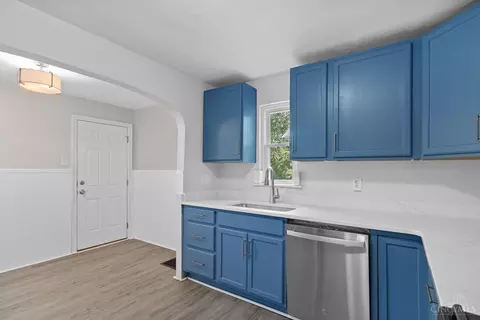 Kitchen - 1948 Dalewood Pl, Cincinnati, OH 45237 photo 1 of 3