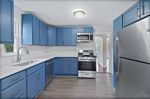 Kitchen - 1948 Dalewood Pl, Cincinnati, OH 45237 photo 3 of 3