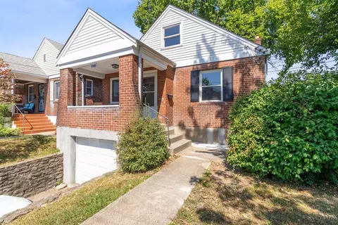 Exterior - 1948 Dalewood Pl, Cincinnati, OH 45237 photo 2 of 4