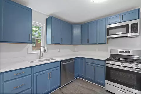 Kitchen - 1948 Dalewood Pl, Cincinnati, OH 45237 photo 2 of 3