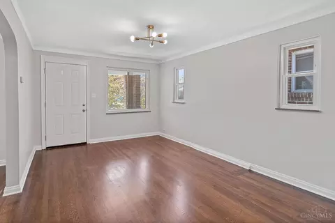 Living - 1948 Dalewood Pl, Cincinnati, OH 45237 photo 1 of 5