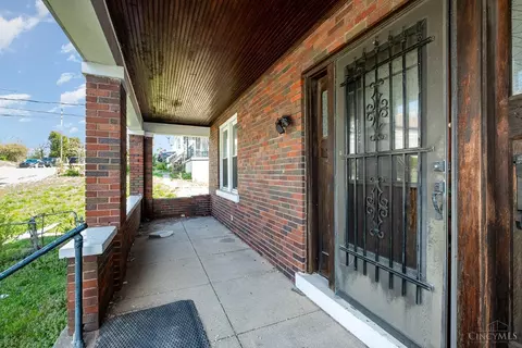 Exterior - 3508 Bevis Ave, Cincinnati, OH 45207 photo 2 of 4