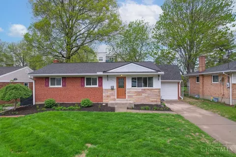 9491 Wynnecrest Dr, Blue Ash, OH 45242