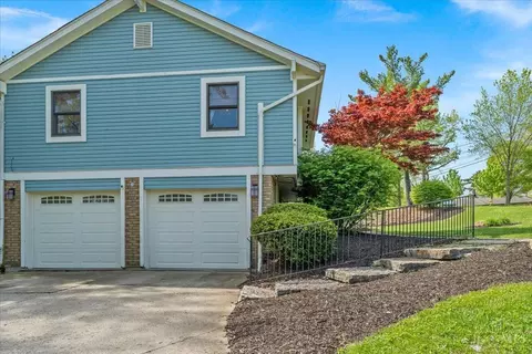 2874 Cyclorama Dr, Cincinnati, OH 45211 photo 3