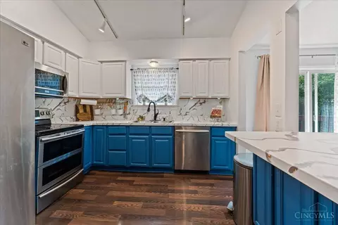2874 Cyclorama Dr, Cincinnati, OH 45211 photo 12