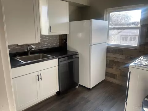Kitchen - 51 Ridgeway Rd, Cincinnati, OH 45216 photo 1 of 1