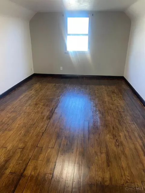 Bedroom - 51 Ridgeway Rd, Cincinnati, OH 45216 photo 5 of 5