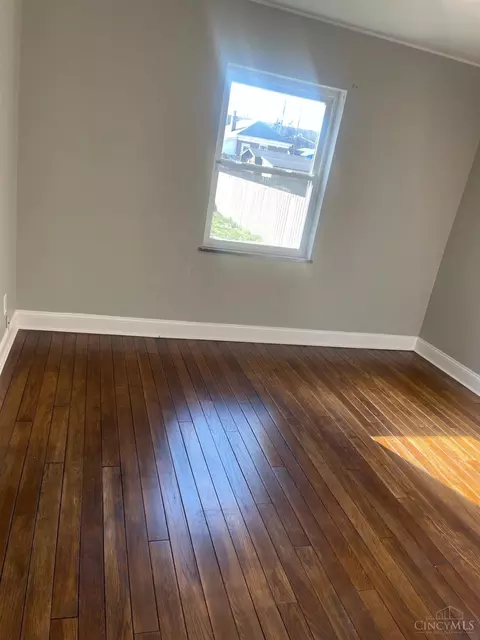 Bedroom - 51 Ridgeway Rd, Cincinnati, OH 45216 photo 1 of 5