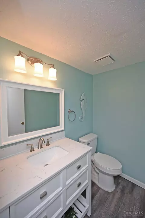 Bath - 335 Walnut Ln, Mason, OH 45040 photo 1 of 3