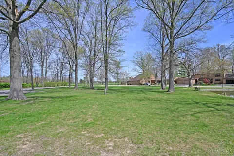 Exterior - 335 Walnut Ln, Mason, OH 45040 photo 14 of 15