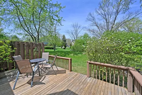 Exterior - 335 Walnut Ln, Mason, OH 45040 photo 5 of 15