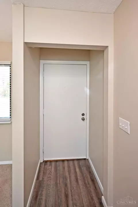 Entry Way - 335 Walnut Ln, Mason, OH 45040 photo 2 of 3