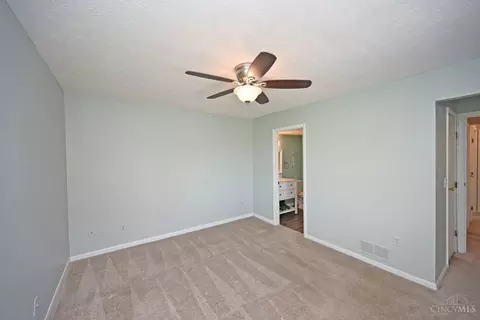 Bedroom - 335 Walnut Ln, Mason, OH 45040 photo 2 of 5