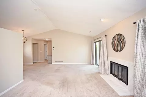 Living - 335 Walnut Ln, Mason, OH 45040 photo 4 of 4