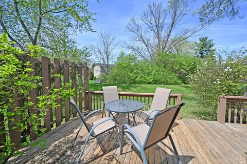 Exterior - 335 Walnut Ln, Mason, OH 45040 photo 3 of 15