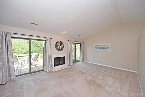 Living - 335 Walnut Ln, Mason, OH 45040 photo 1 of 4