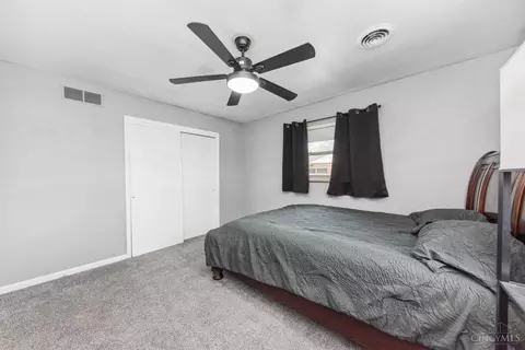 Bedroom - 8720 Woodview Dr, Cincinnati, OH 45231 photo 3 of 6