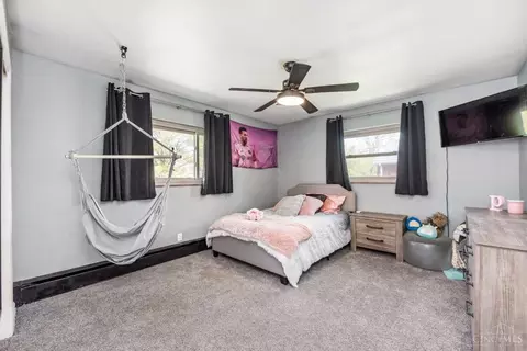 Bedroom - 8720 Woodview Dr, Cincinnati, OH 45231 photo 1 of 6