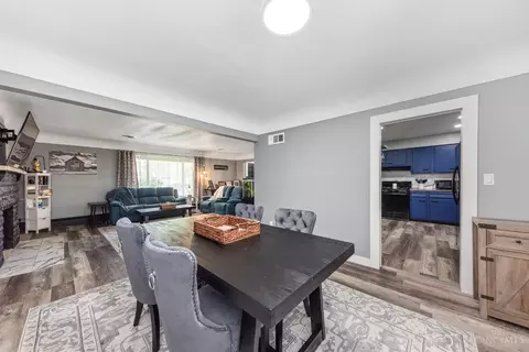 Dining - 8720 Woodview Dr, Cincinnati, OH 45231 photo 1 of 2