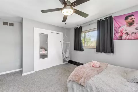 Bedroom - 8720 Woodview Dr, Cincinnati, OH 45231 photo 2 of 6