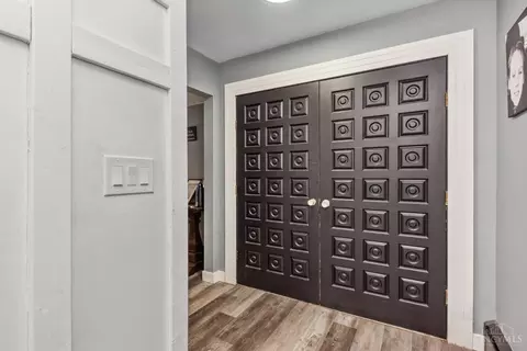 Entry Way - 8720 Woodview Dr, Cincinnati, OH 45231 photo 2 of 2