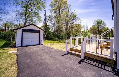 Exterior - 6206 Hammel Ave, Golf Manor, OH 45237 photo 4 of 6