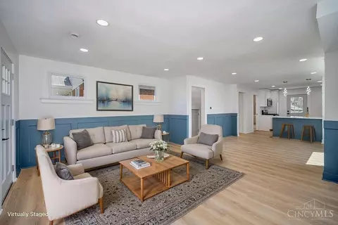 Living - 6206 Hammel Ave, Golf Manor, OH 45237 photo 3 of 6