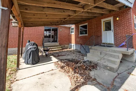 Exterior - 877 Sarbrook Dr, Cincinnati, OH 45231 photo 5 of 7
