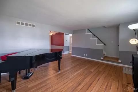 Living - 877 Sarbrook Dr, Cincinnati, OH 45231 photo 3 of 8