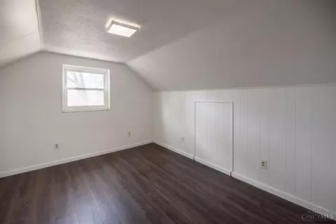 Bedroom - 877 Sarbrook Dr, Cincinnati, OH 45231 photo 5 of 8